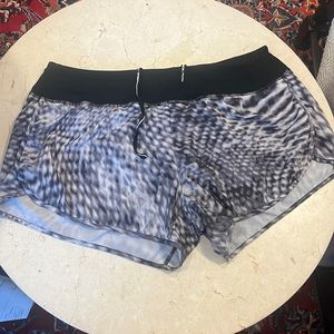 Nike running shorts size Large